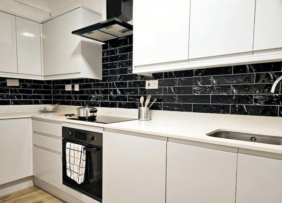 Wonderful Apartment In Wembley London Kültér fotó